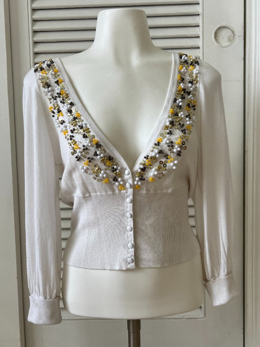 Guess White Embellished Beaded V-Neck Cardigan Sweater Small